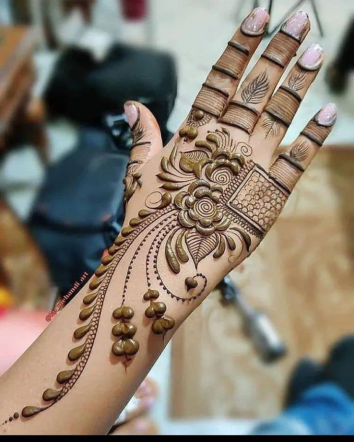 Flower and feather printed pattern mehndi