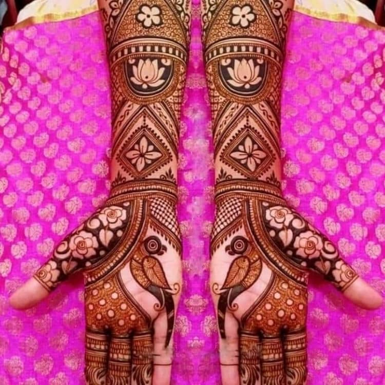 full hand Mehndi design for girls