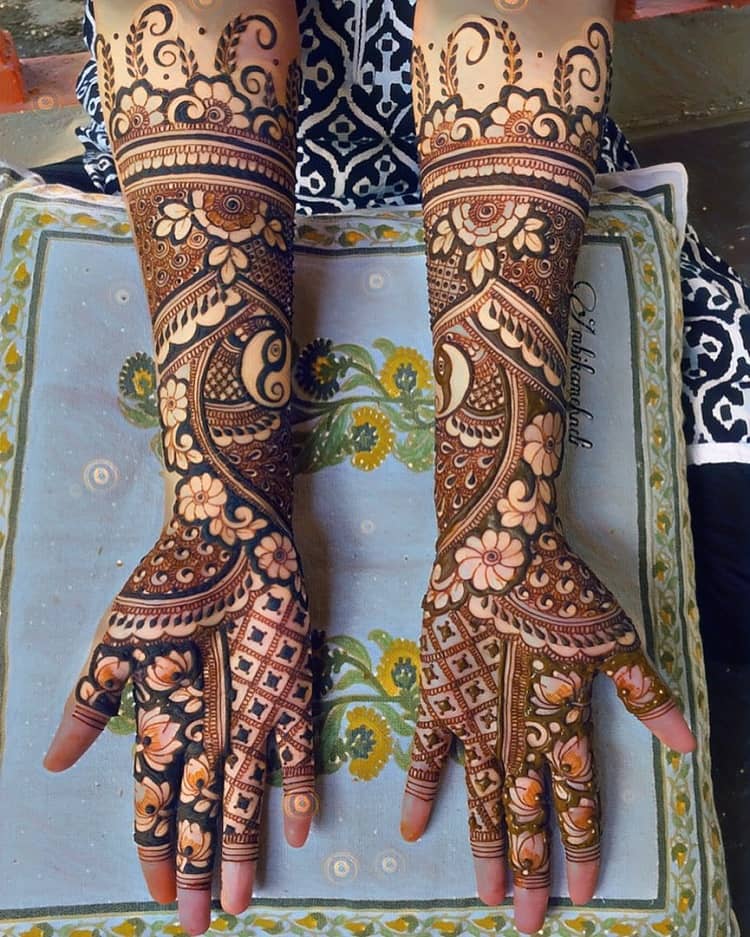 simple bangle Full Hand Mehndi Designs 